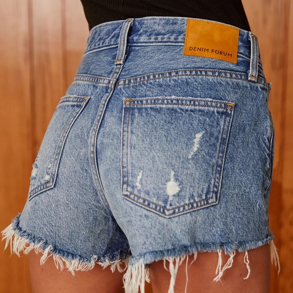 Aritzia Hi-rise Denim Forum Ex Boyfriend - Picture 3 of 9